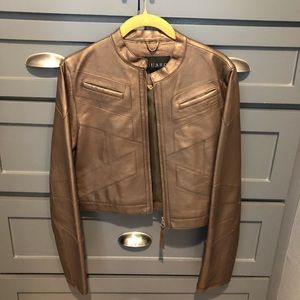 Cropped leather jacket